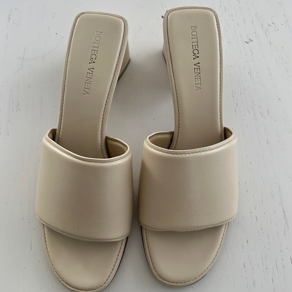 Bottega Veneta ivory leather Sandals